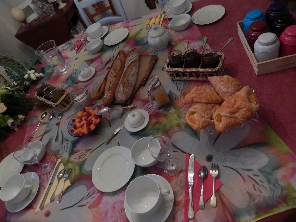 Le Petit Massigny Bed & Breakfast Les Velluire-sur-Vendee Exterior photo